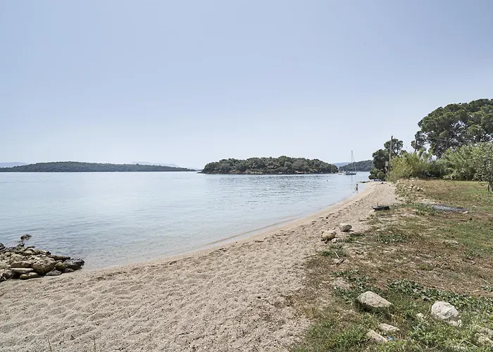 Mezoneta 2 Nydri (Lefkada)